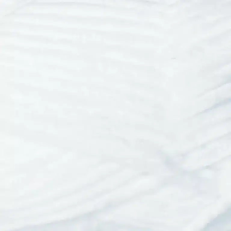 Плюшева пряжа Himalaya Dolphin Baby 80301 білий — купити Долфін Бебі у Києві в магазині пряжі. Палітра кольорів велюрової пряжі для в'язання іграшок гачком та дитячих пледів. Склад: 100% мікрополіестер