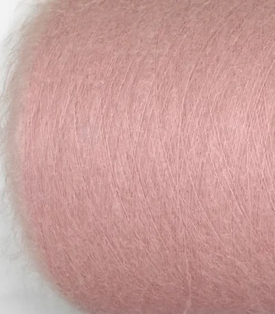 Пряжа кідмохер рожевий в бобінах з Італії, Ilaria Aurora 005012. Склад: 67% кідмохер, 5% меринос, 28% поліамід . Купити можна в магазині пряжі Київ, Поділ, Хорива 1А.