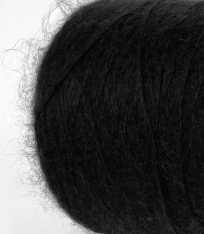 Чорний кідмохер Igea Astro Cento – 999 супер кідмохер 40% з мериносом 60%, італійська пряжа для в’язання купити в магазині пряжі Київ, Хорива 1А 2 пов