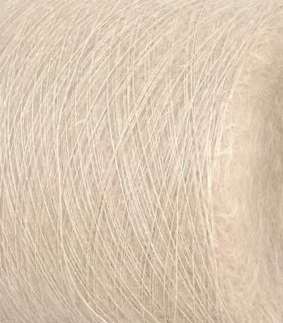 Пряжа кідмохер на шовку Gruppo Filpucci Kid Seta 1016 бежевий колір / пудра 70% супер кідмохер 30% шовк . купити в магазині пряжі Київ, Хорива 1 А