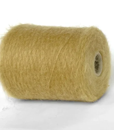 Італійська бобінна пряжа кідмохер гірчиця, Ilaria Aurora колір 6518. Доступна в Києві на Подолі – магазин пряжі, вул. Хорива 1А