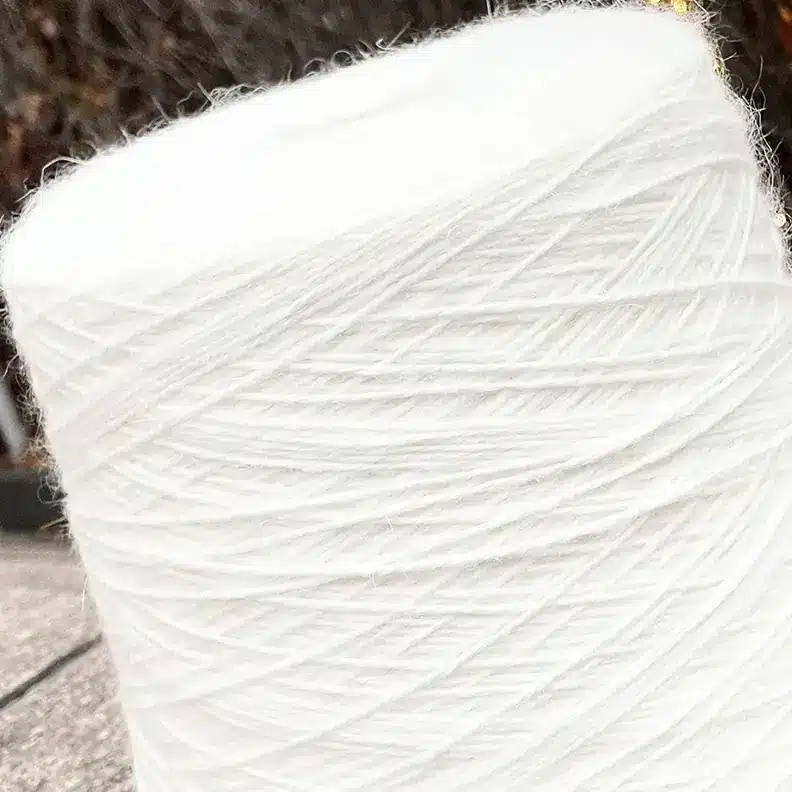 angora70-bila пряжа ангора біла Millefili Minnie 118001 купити в Магазині пряжі Київ, вул Хорива 1 А