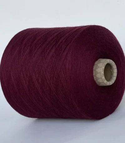 Пряжа 100% меринос бордовий колір Xinao Easy Care EC15040 — італійська бобінна пряжа купити Київ
