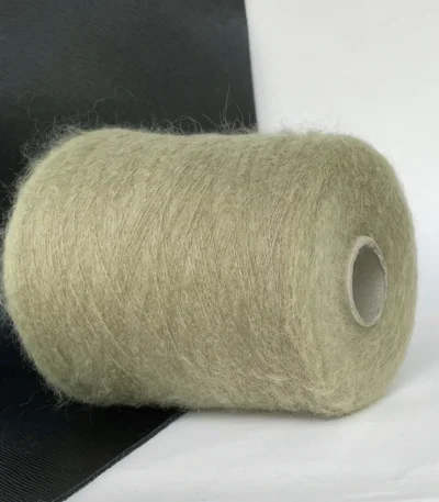 Італійська пряжа кідмохер Mister Joy Wimbledon 1608 колір оливка 🔘Склад: 46% суперкідмохер 4%меринос 50%поліамід 🔘Метраж: 100г/1000м 🔖 ціна: 300 грн за 100г 🔘 відмотуємо на конус 🔘 Виробник: Італія